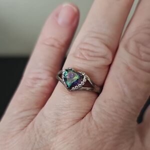 925 Sterling Silvwr Heart-Shaped Multicolor Stone Ring Size 7